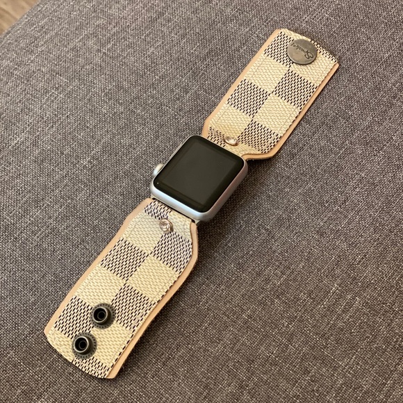 Louis Vuitton Damier Azur Apple Watch Bow Band - Picture 8 of 8